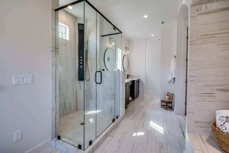 quality glass shower door for modern bathroom