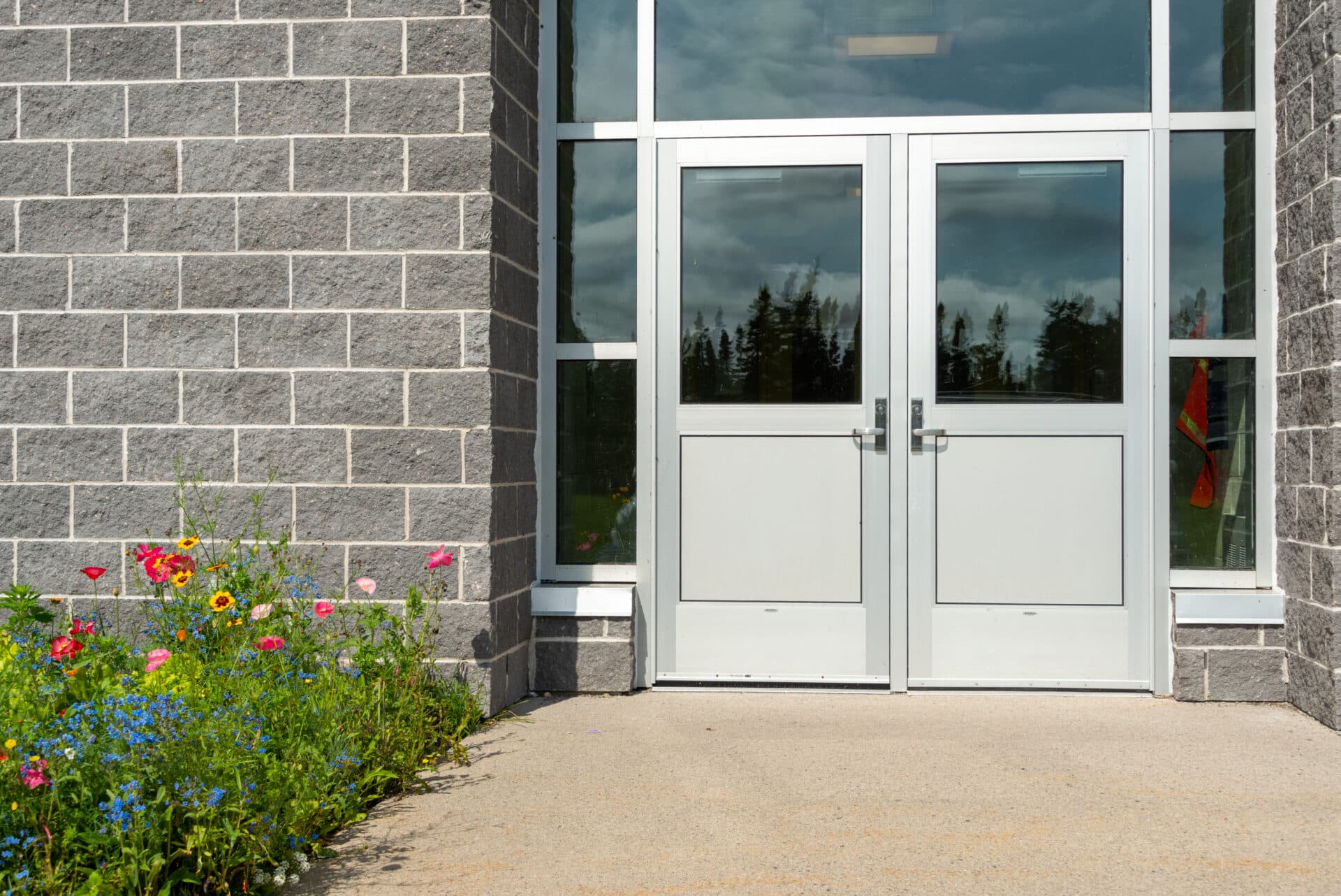 AdobeStock 458153352 - When to Repair or Replace Your Commercial Door - Angelo and Sons